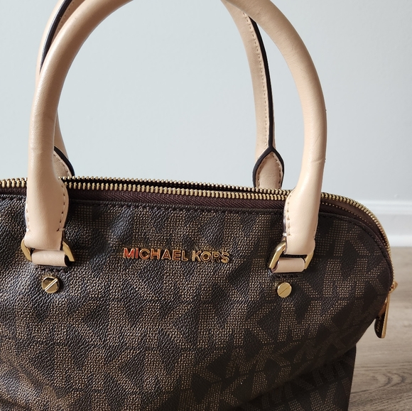 Michael Kors tote - Picture 2 of 9